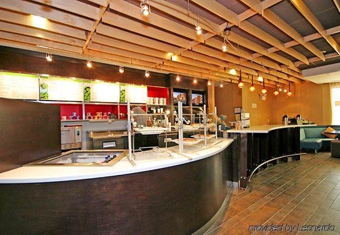 ホテル コートヤード グリーンズボロ エアポート エクステリア 写真