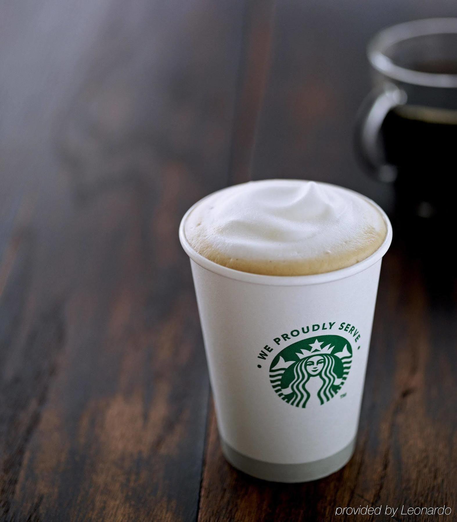 ホテル コートヤード グリーンズボロ エアポート エクステリア 写真